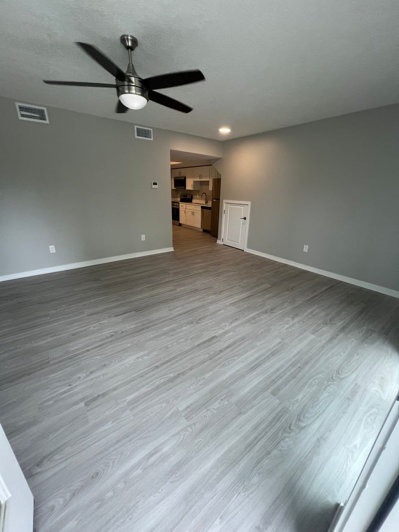 1555 E. 118th Street – photo 4