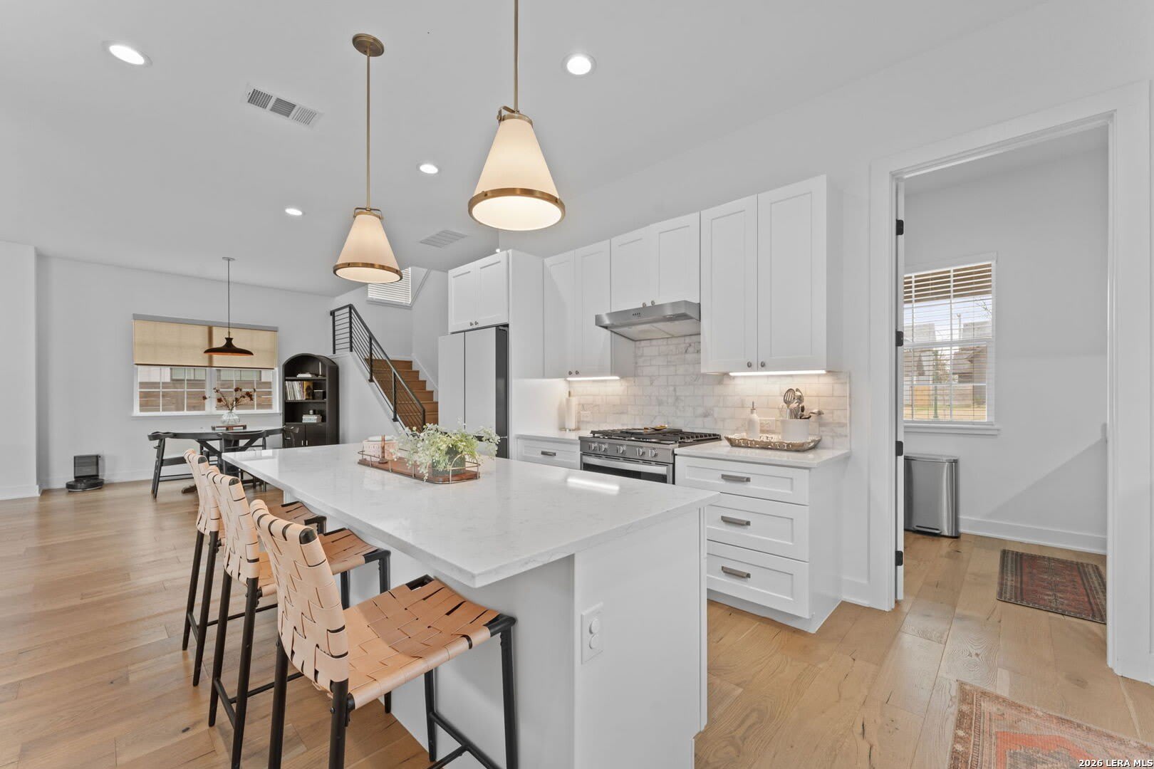 415 Alexander Ave – photo 1