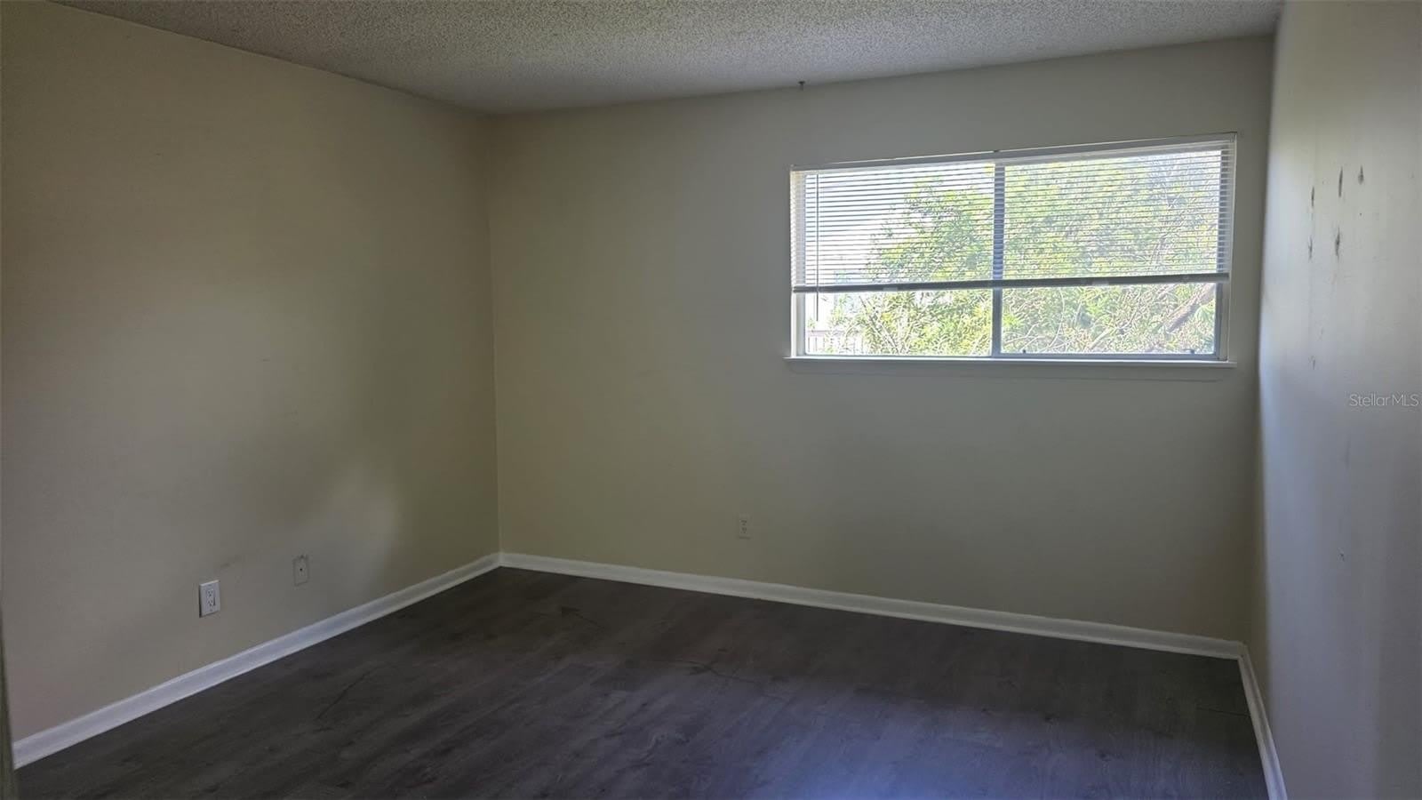 6328 NEWTOWN Circle – photo 2