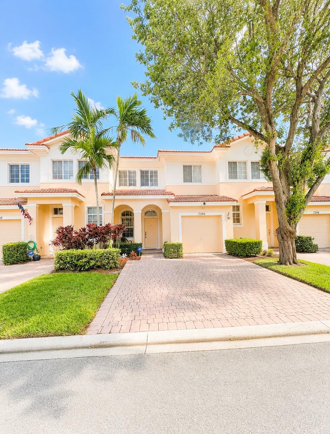7392 BRIELLA Drive – photo 2