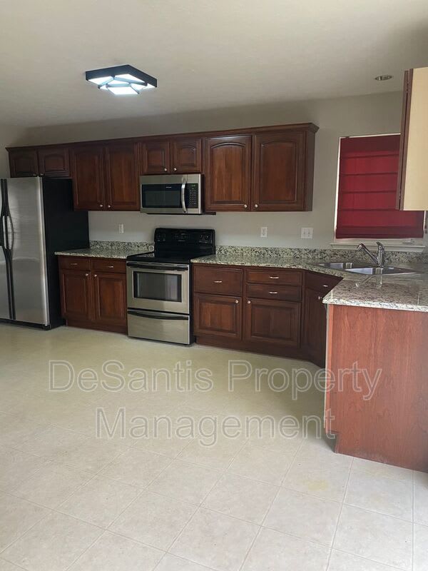 640 Village Green Blvd East – photo 3