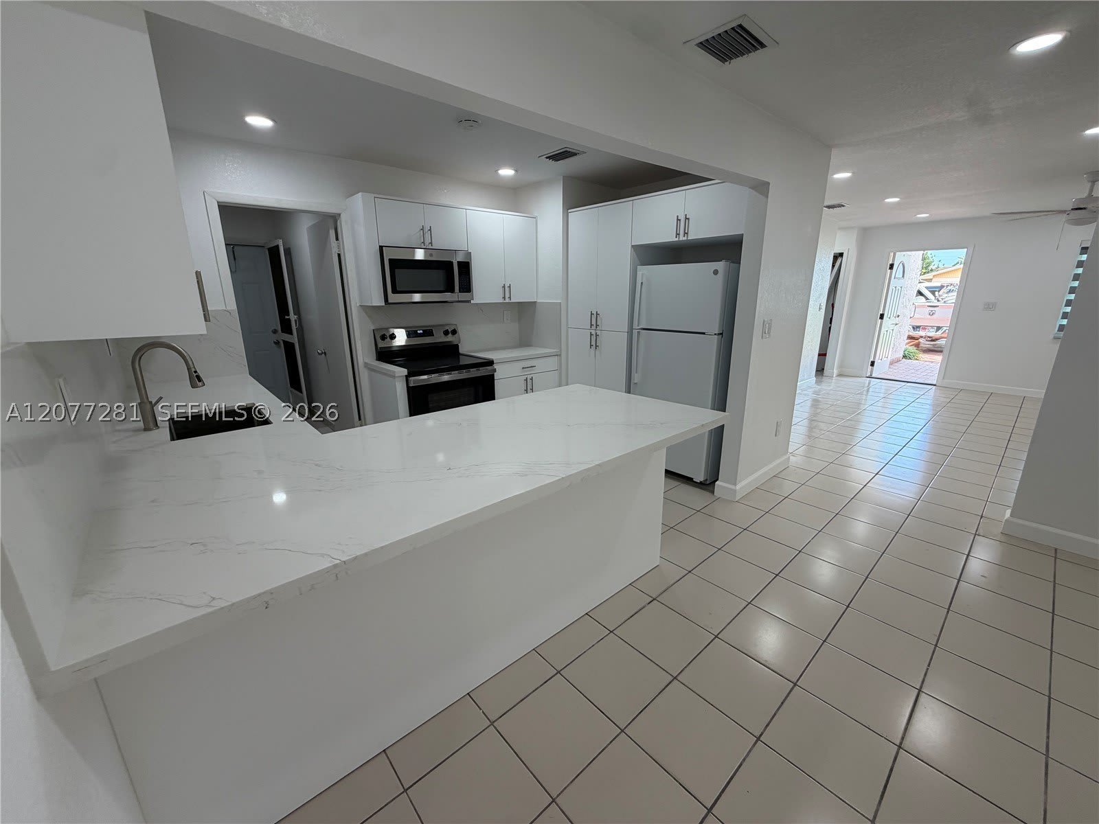 9986 SW 2nd St – photo 1