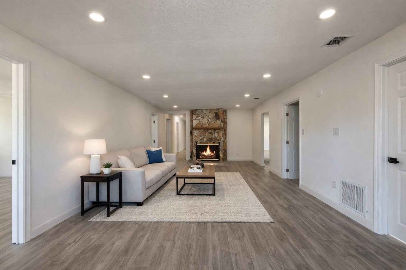 502 NW Crystal St – photo 3