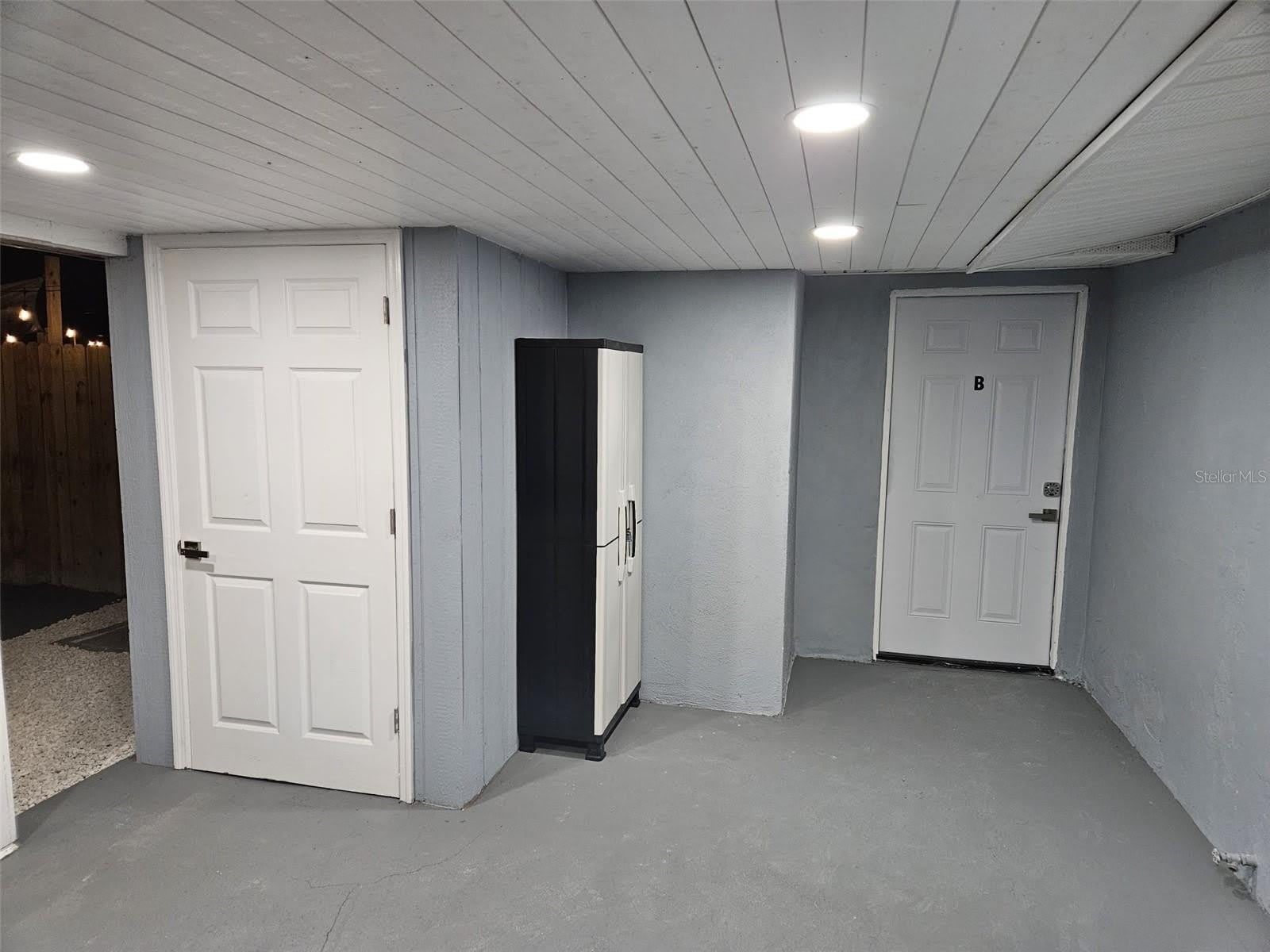 1953 W SKYLINE DR – photo 1