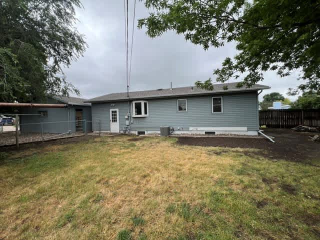 2125 Stirling St – photo 4