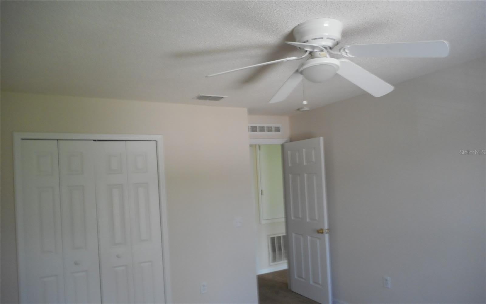 950 DERBYSHIRE Drive – photo 4