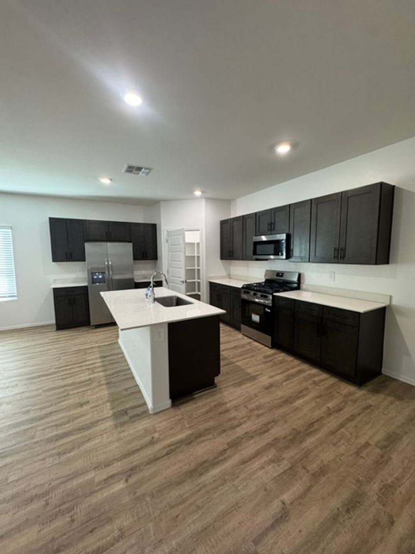 Marana- 4 bedroom/ 2 bathroom BRAND NEW HOME! – photo 1
