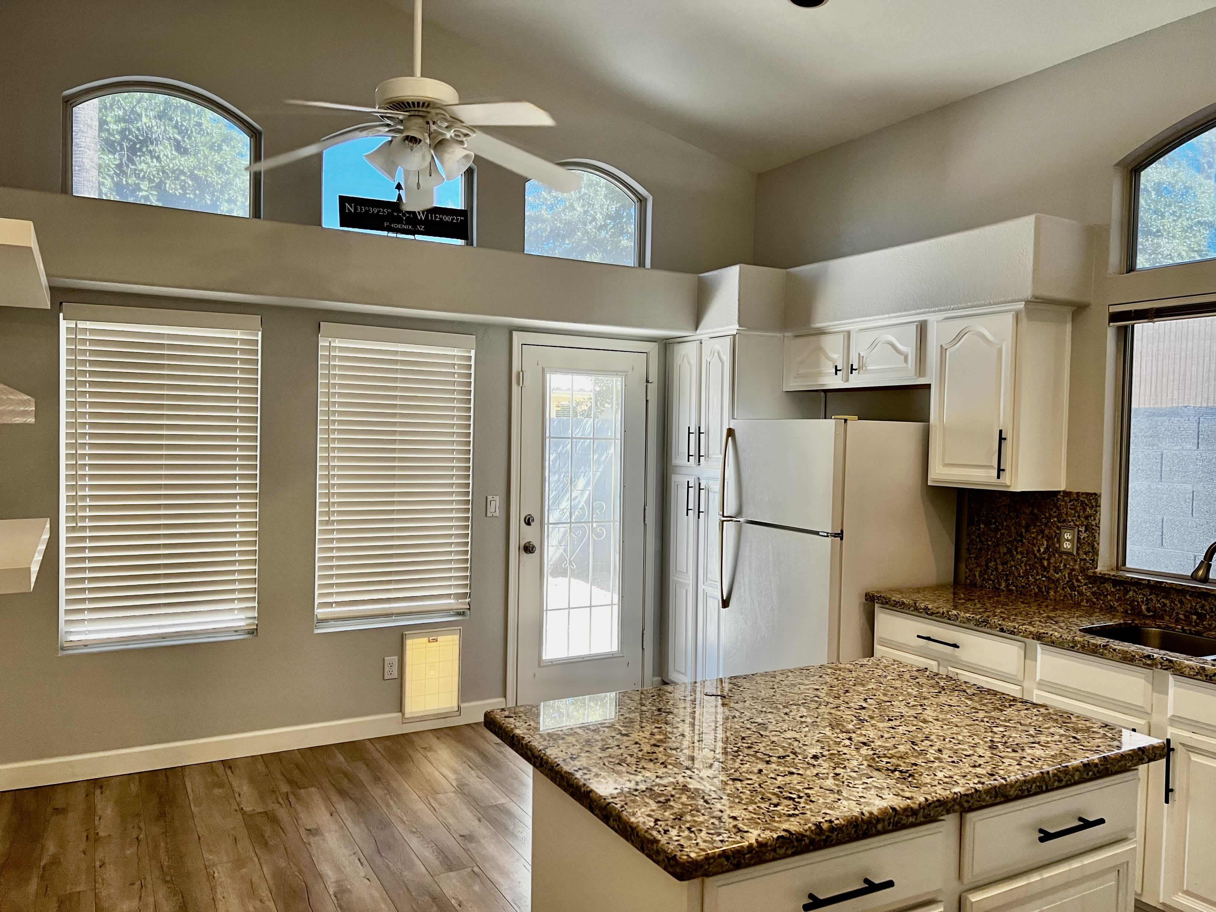 3438 E Rockwood Dr – photo 4