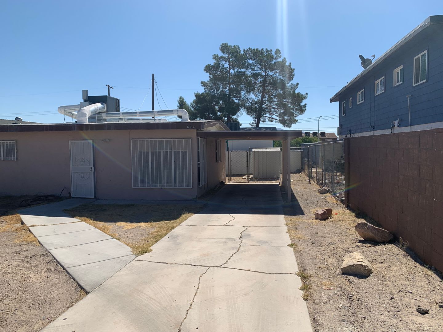 Charming Single-Story Home with Covered Carport in the Heart of Las Vegas! – photo 2