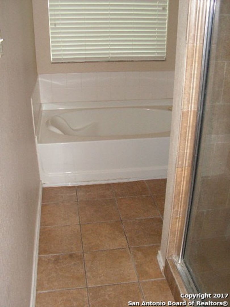 NEW ON MARKET – photo 5