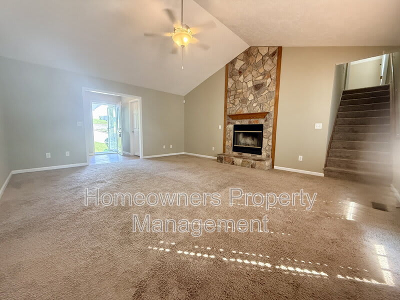 42 Mayflower Ct – photo 4