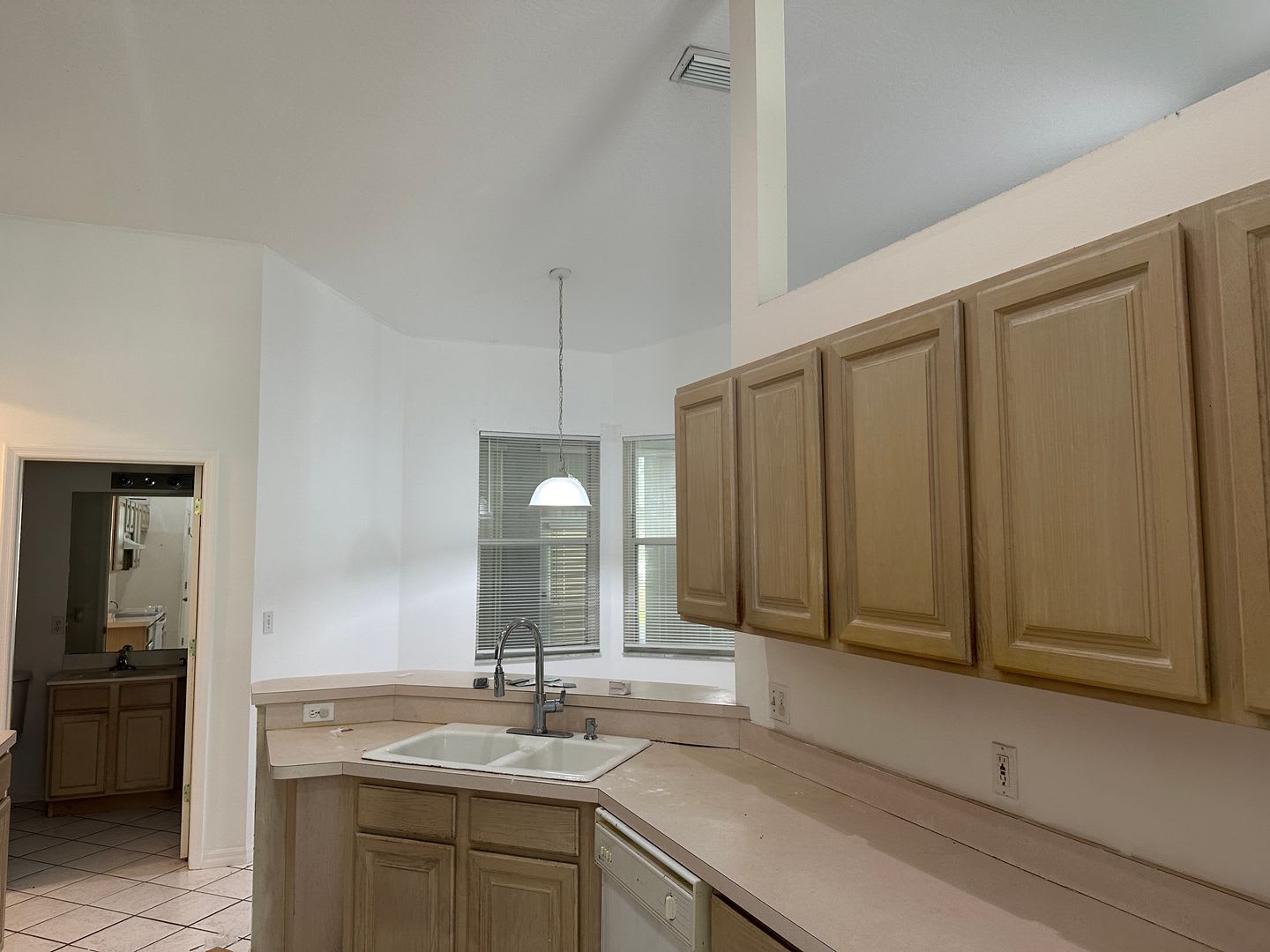 Modern 4-Bedroom Home Minutes from I-95 – Available September 15th 2026 – photo 5