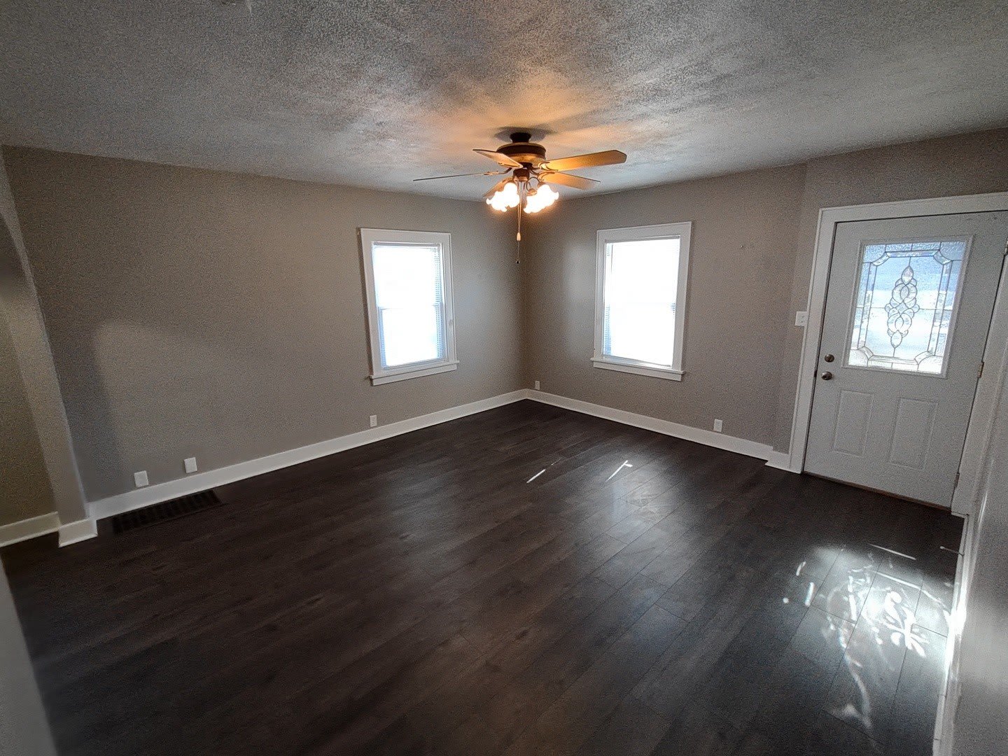 912 Douglas Street – photo 3