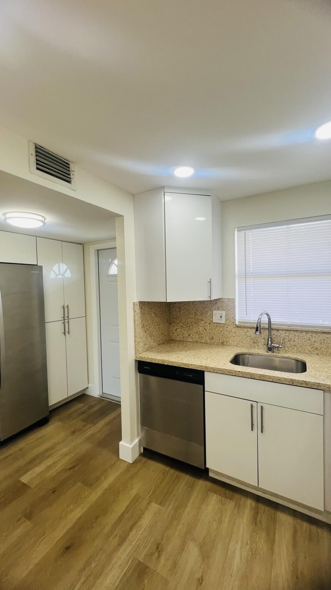 8345 SUNRISE LAKES Boulevard – photo 5