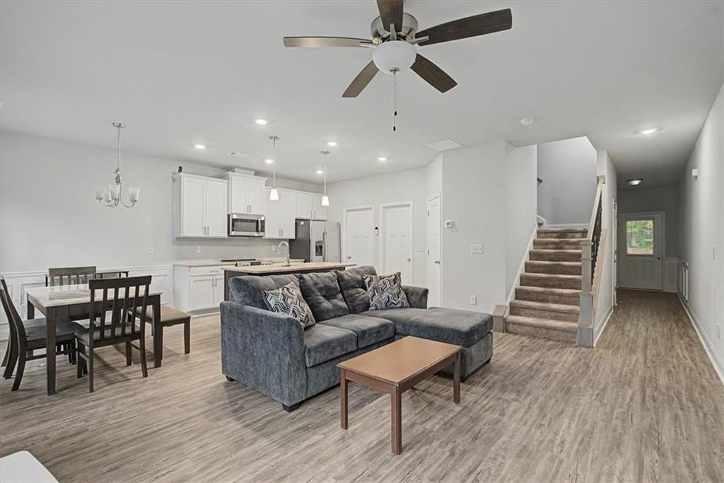 1360 Sugar Glen Court – photo 4