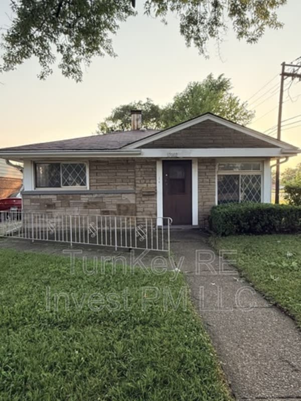 17002 Greenbay Avenue – photo 1