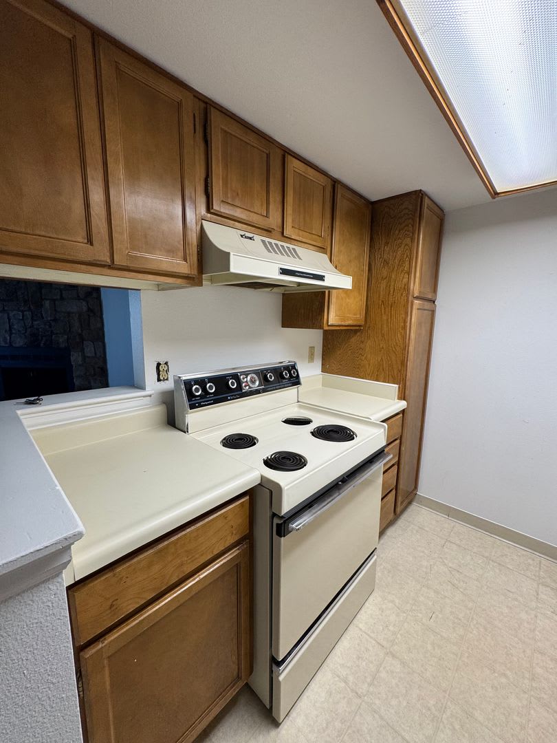 2 bedroom, 2 bath condo on Southwest side of Colorado Springs, MOVE IN SPECIAL – photo 4