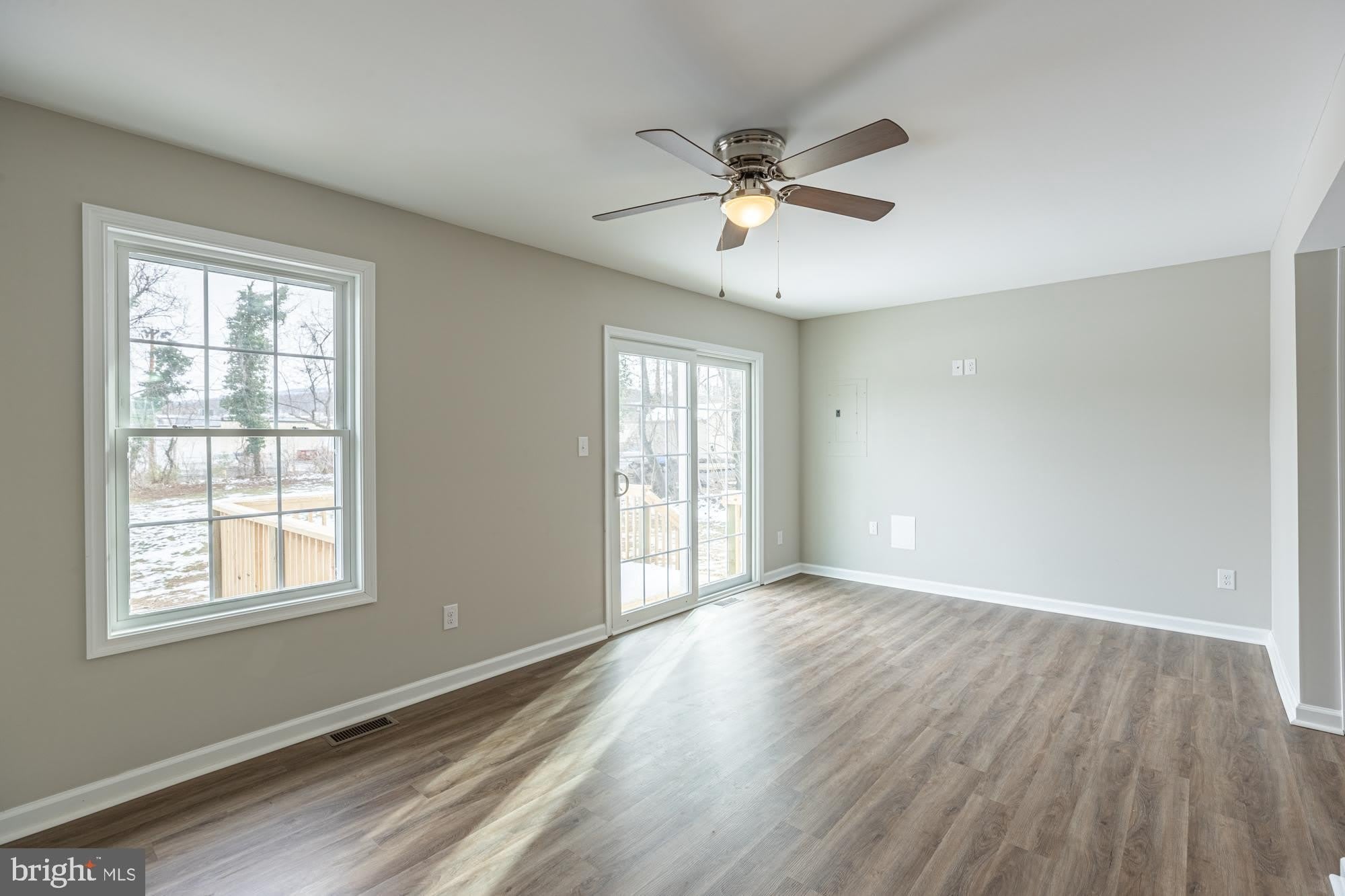 438 HILL Street – photo 5