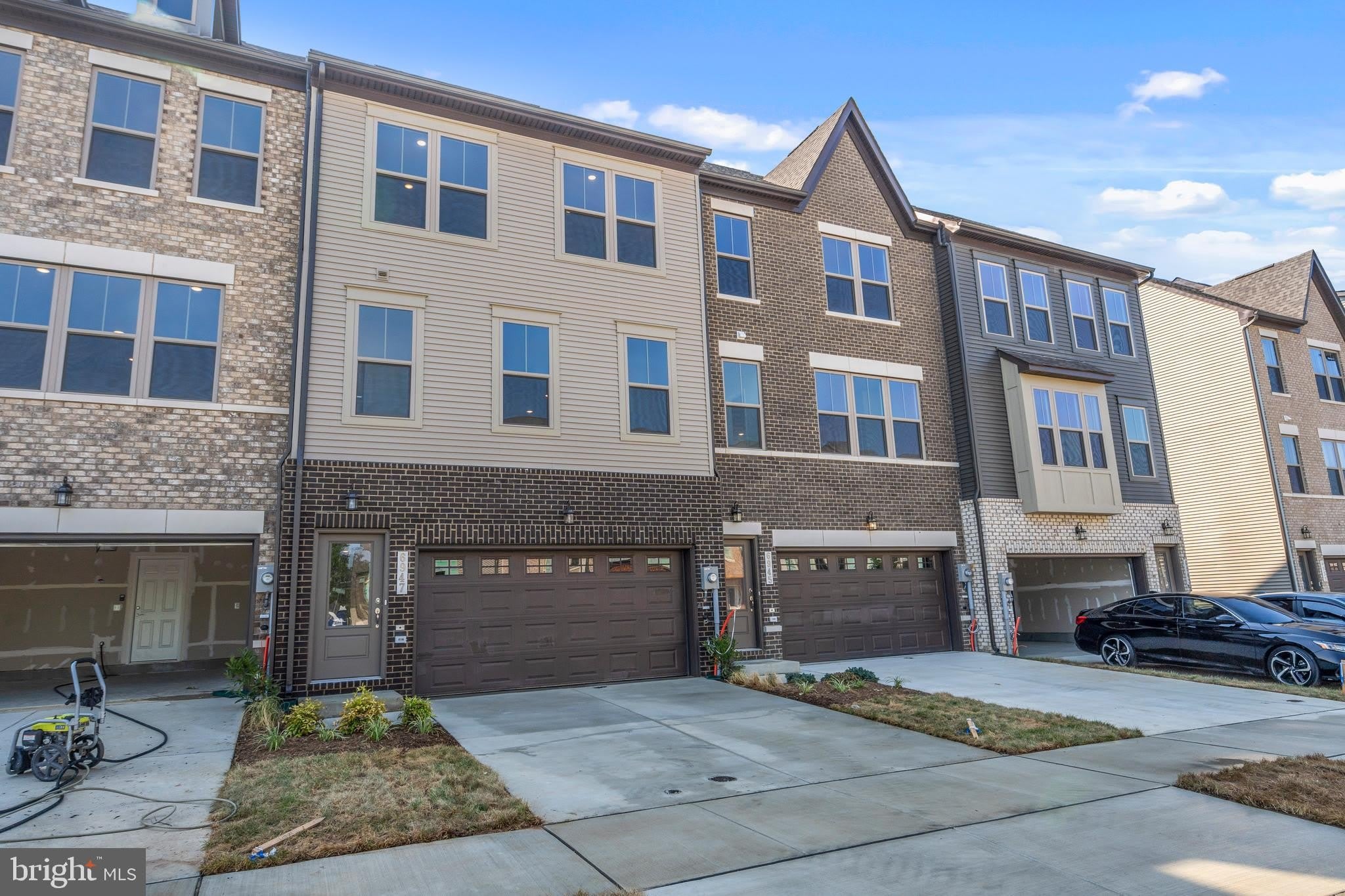 6947 GLADEBROOK RD – photo 1