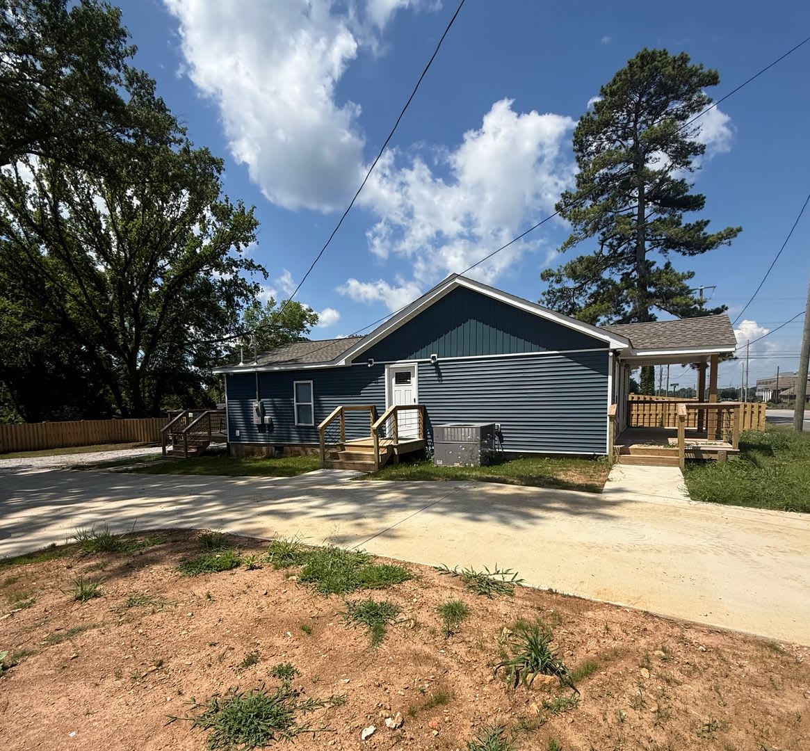 Veterans Drive Fully Furnished 3Bd – photo 3