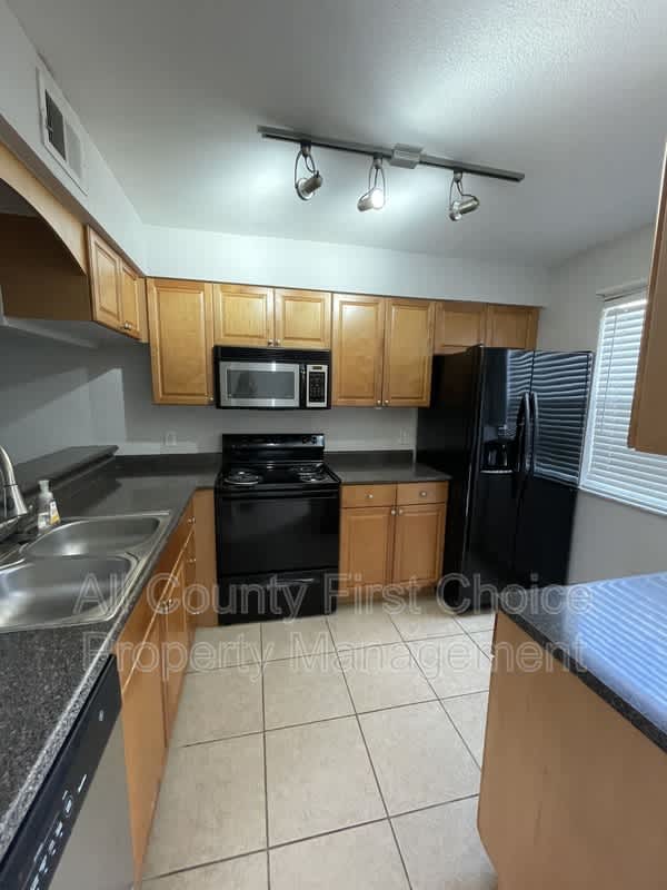 10196 Sailwinds Blvd – photo 3
