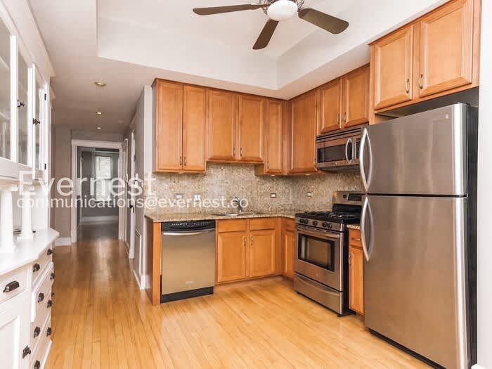 821 North Winchester Avenue – photo 3