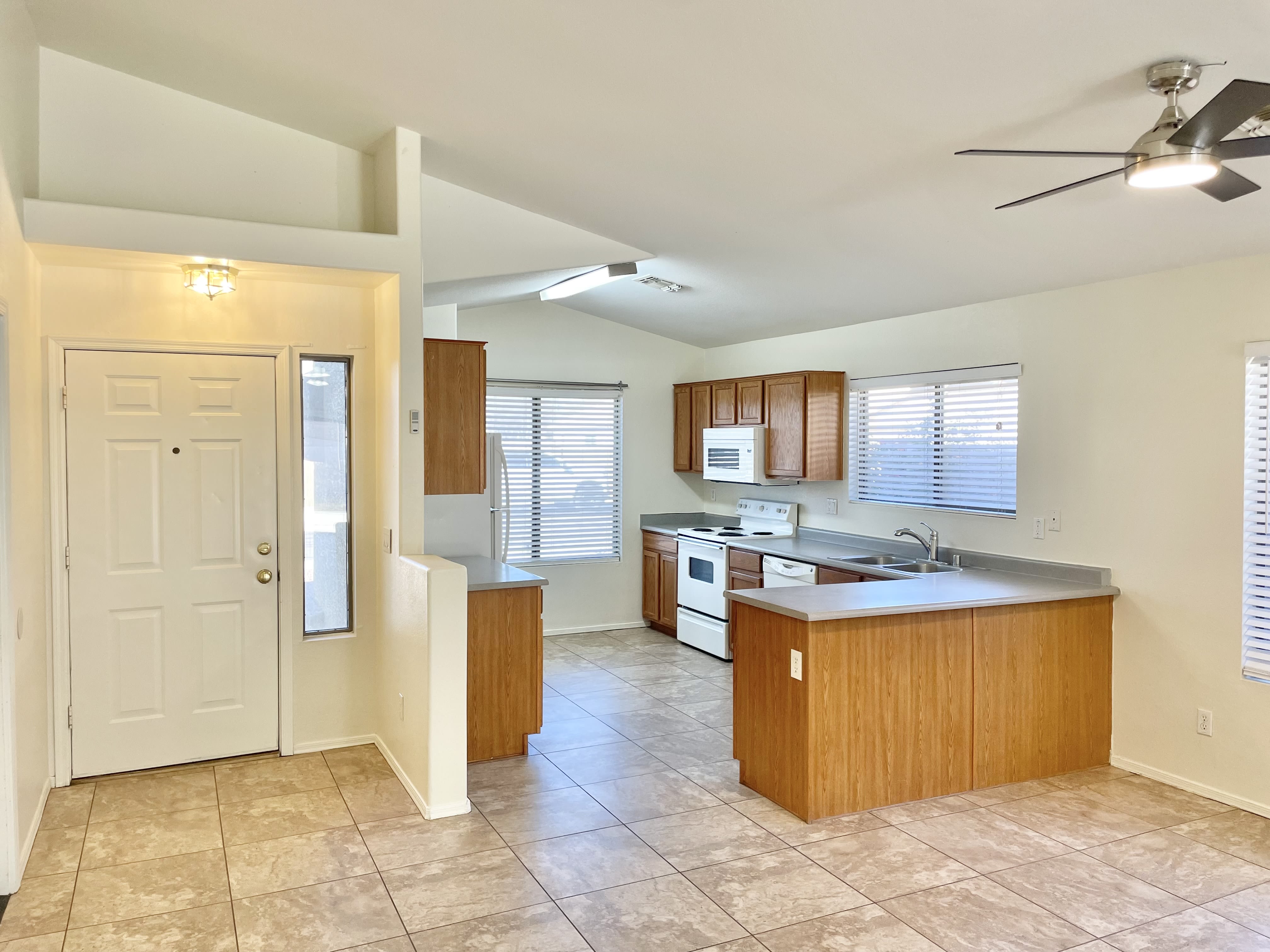 2505 N 114th Ave – photo 2