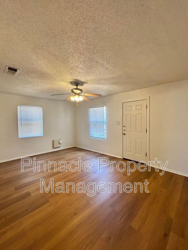 309 N. Howard St. – photo 4