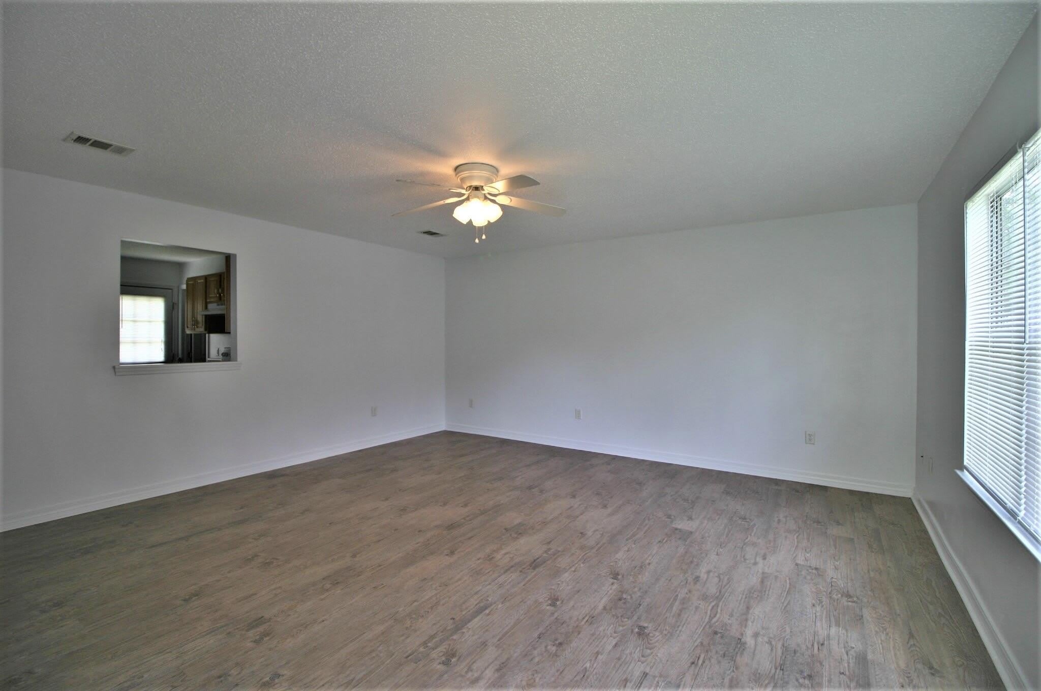 552 Brock Avenue – photo 2