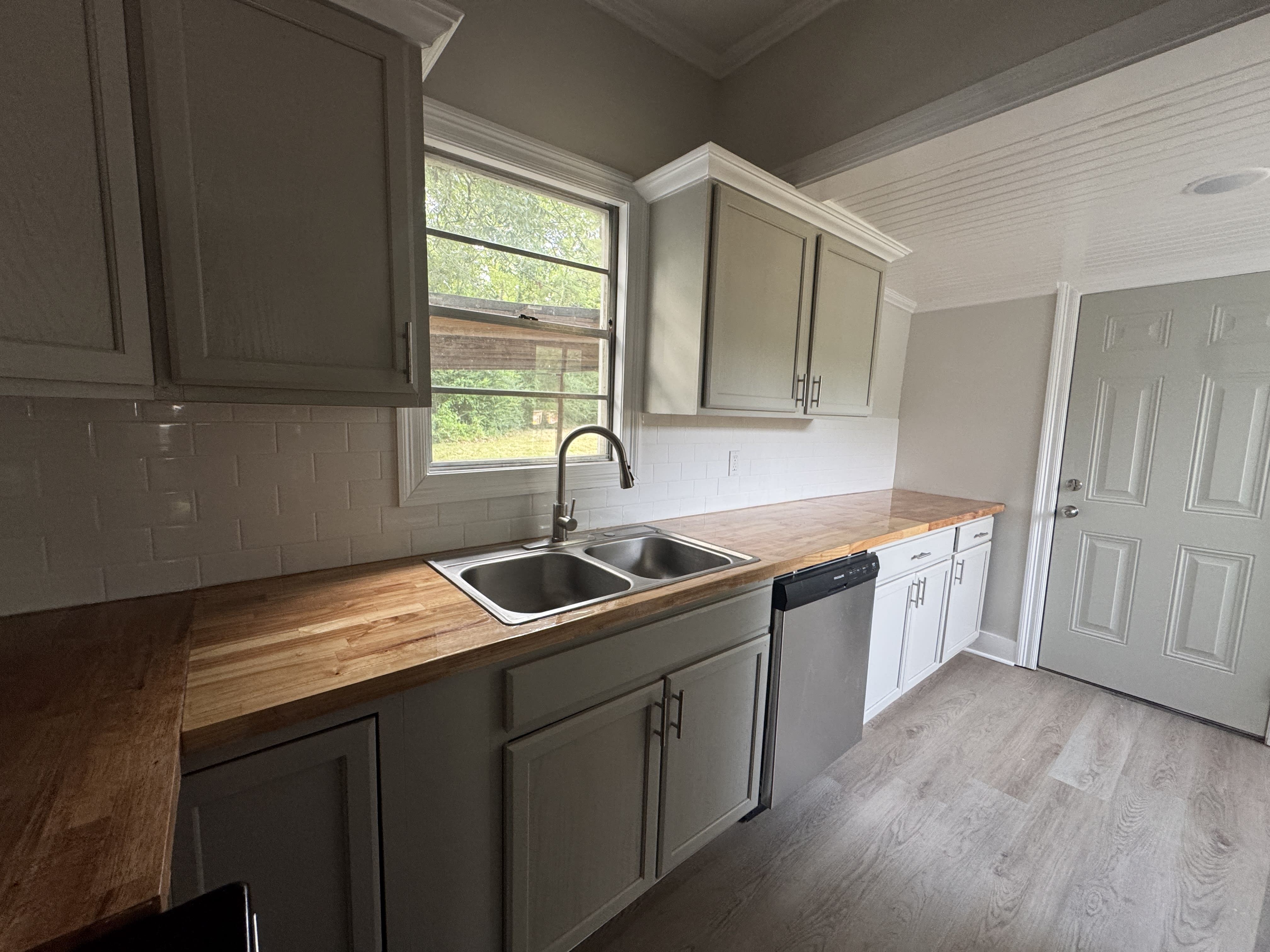 229 Railroad Ave – photo 4