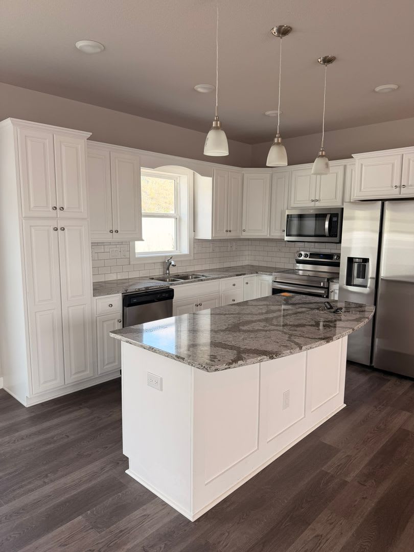 Modern, spacious, and move-in ready—this is the rental you’ve been waiting for! – photo 3
