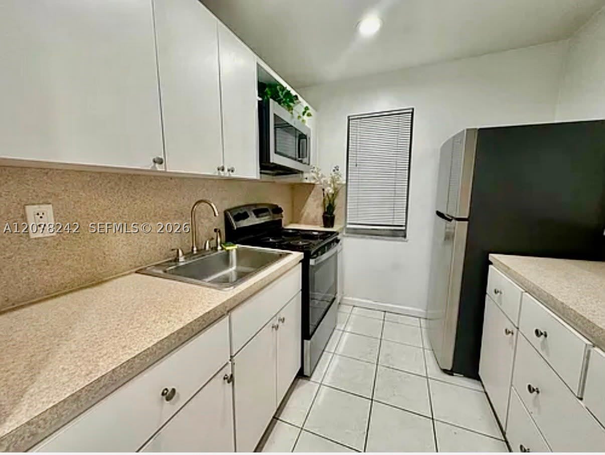 201 SW 19th Ave – photo 3