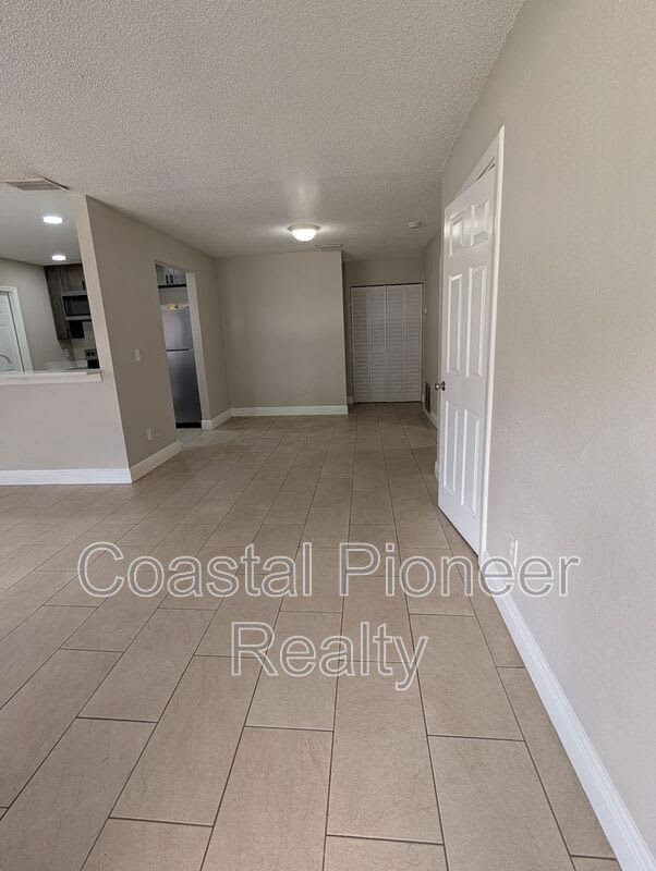 5811 4th St E – photo 3