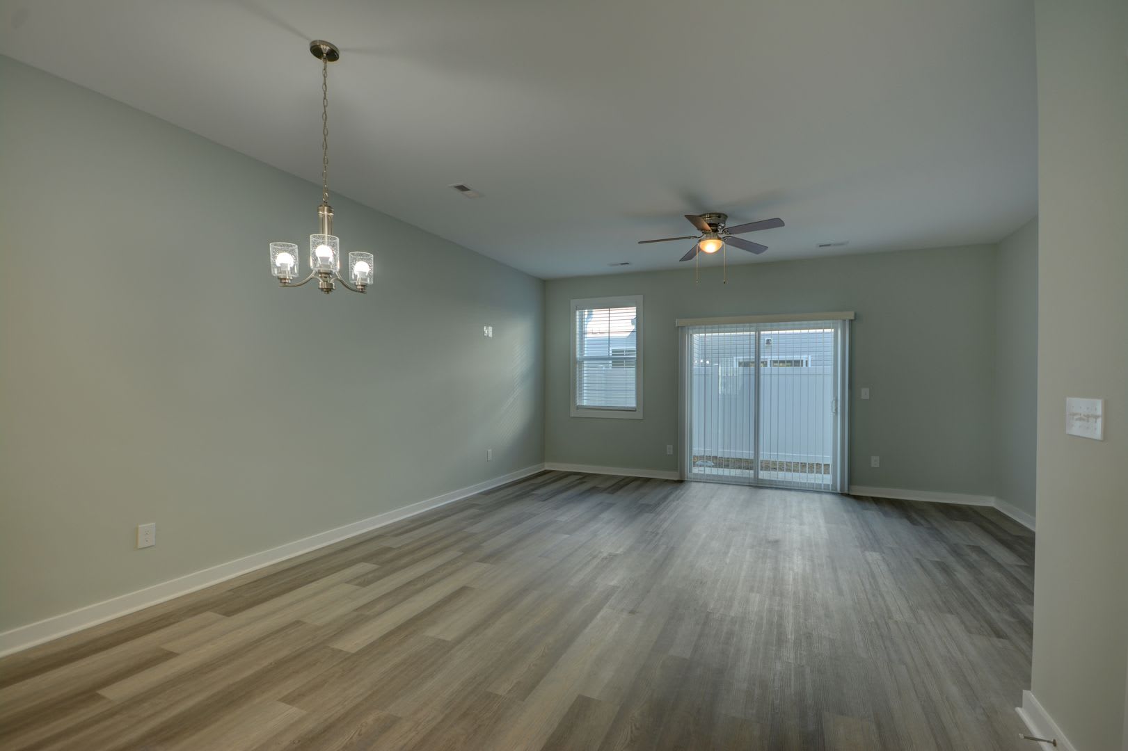 Move In By 8 31 26 August Rent Waived Beachside Village Townhomes 3 Bedroom 3 5 Bath 3 Story Town Home – photo 5
