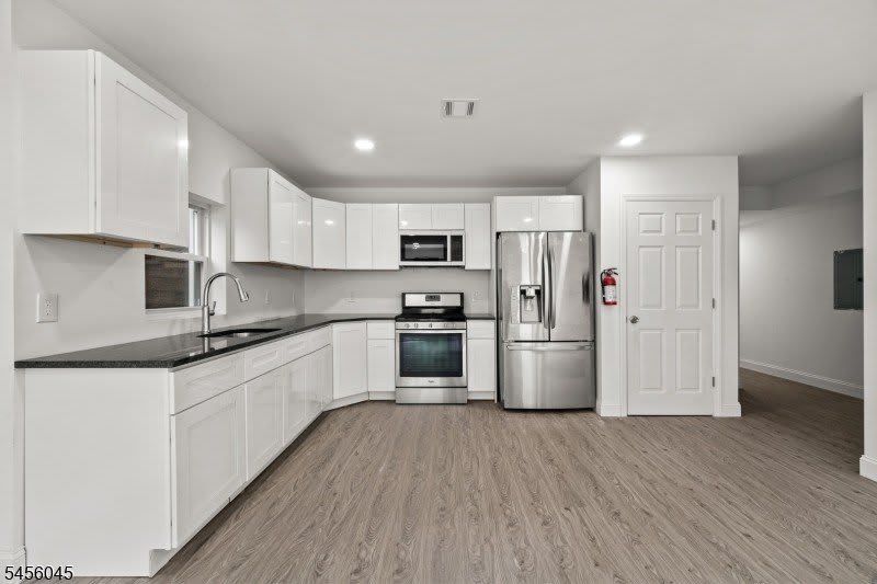 113 Marshall St – photo 1