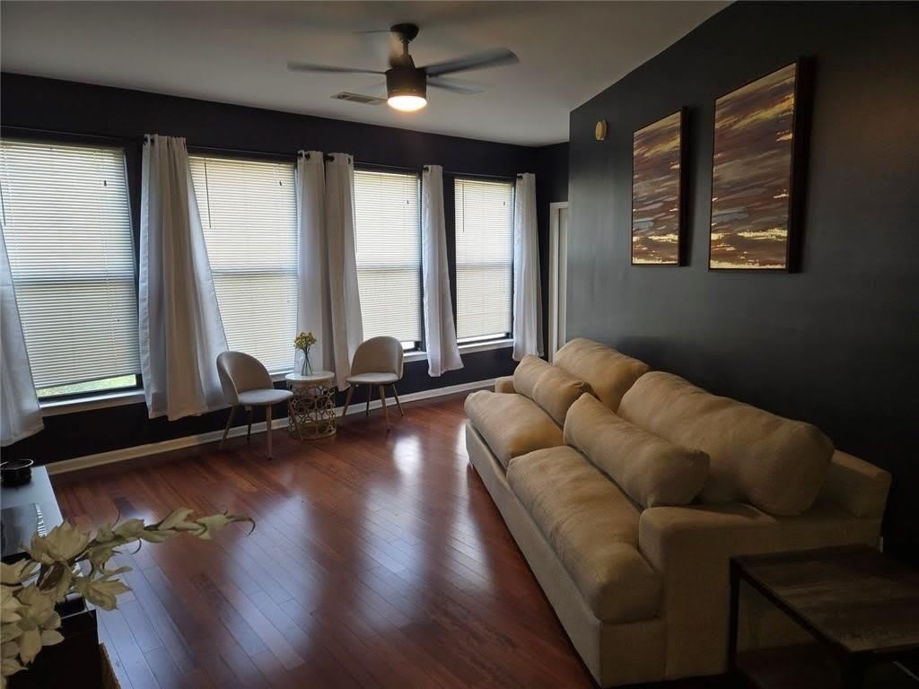 898 Oak Street SW – photo 4