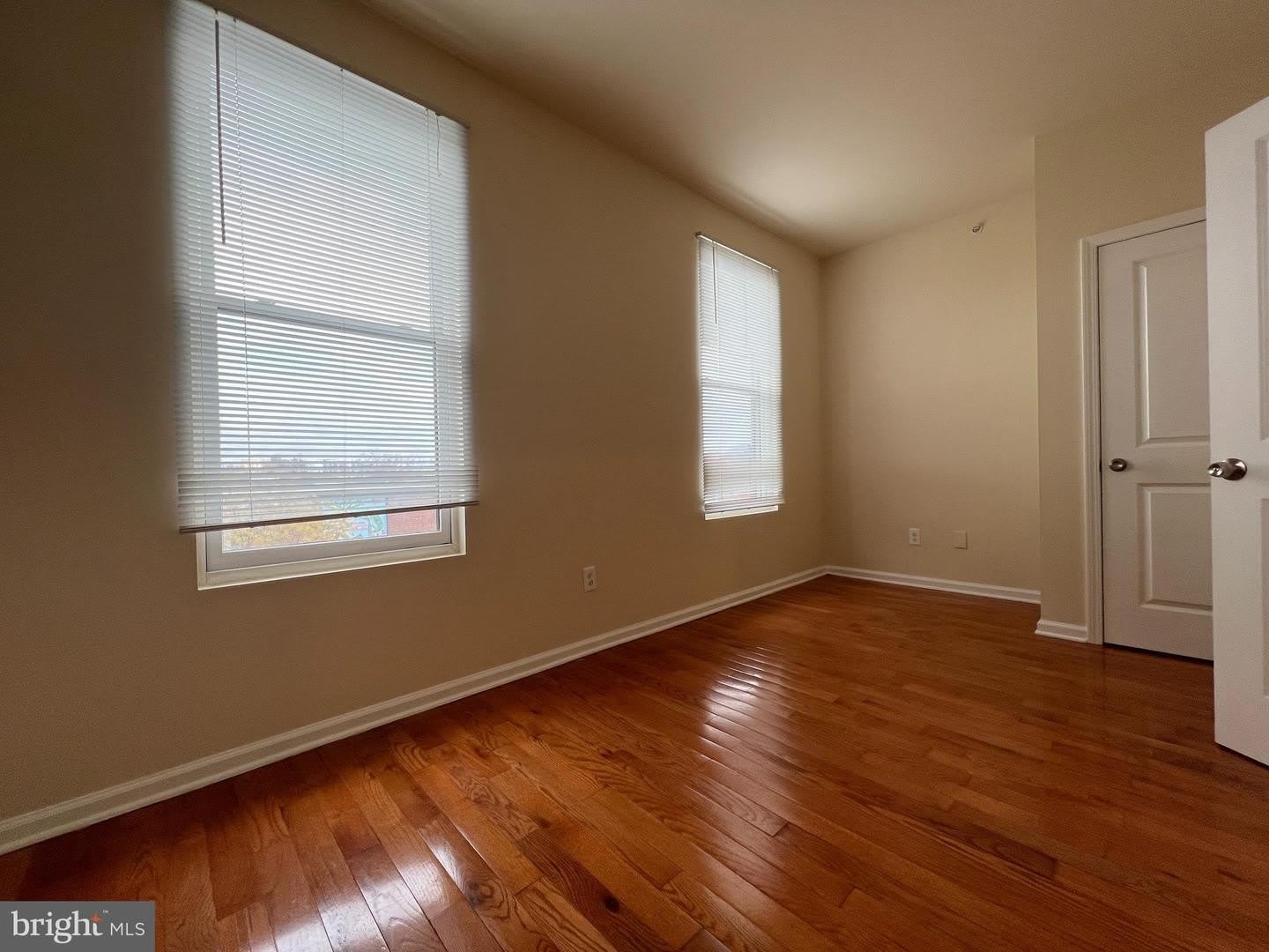 1516 W DIAMOND ST #D – photo 5