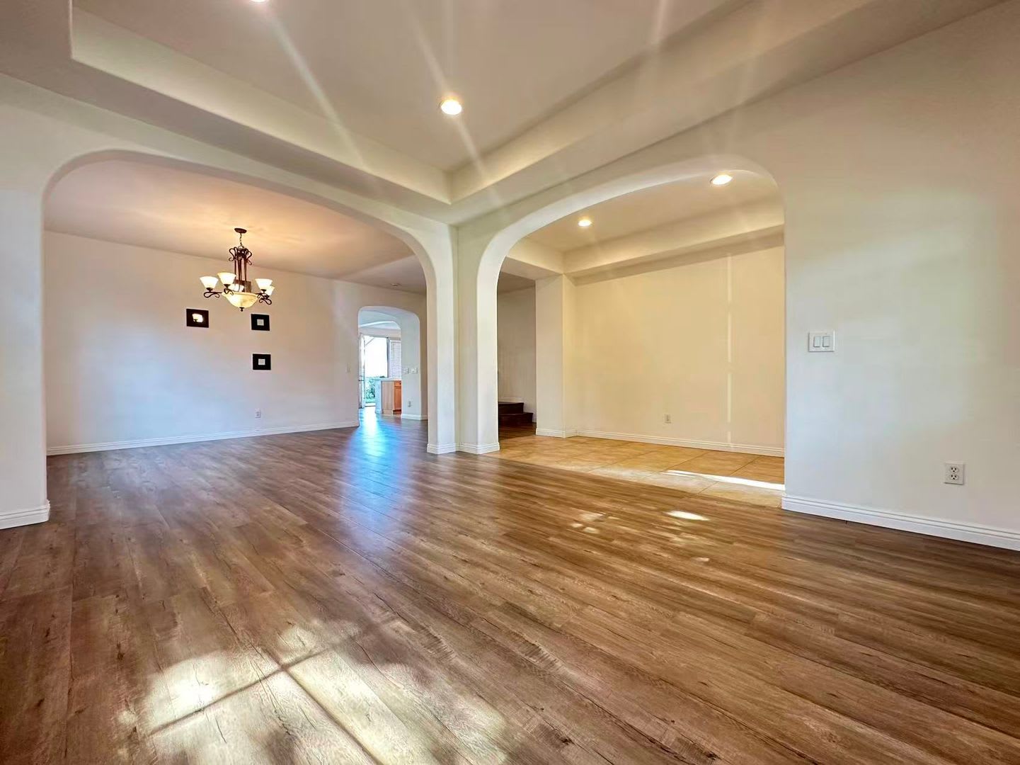 6 Bedroom home for lease in Eastvale – photo 2