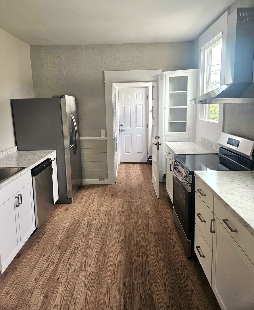 1000 Off 1St Month S Rent Charming 5 Bedroom Home With Updated Kitchen Bath In Fairhaven – photo 3