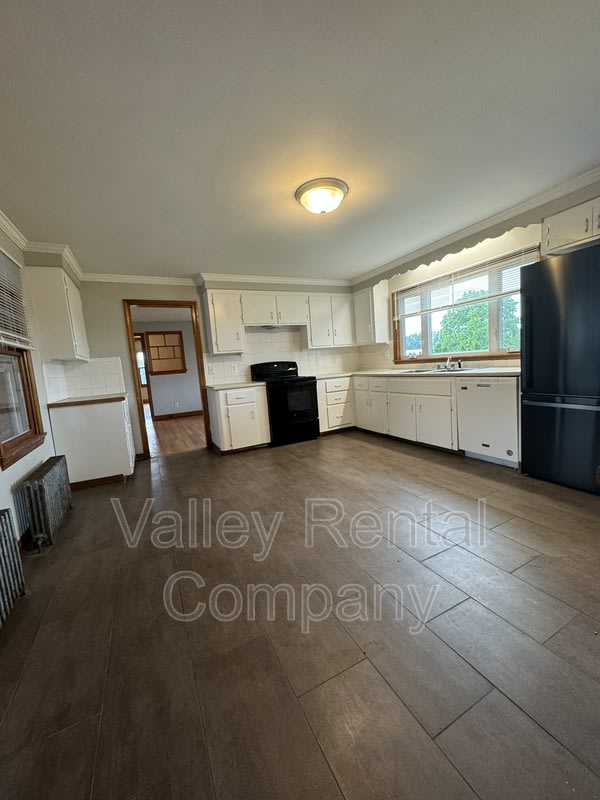 174 Russell Street – photo 2