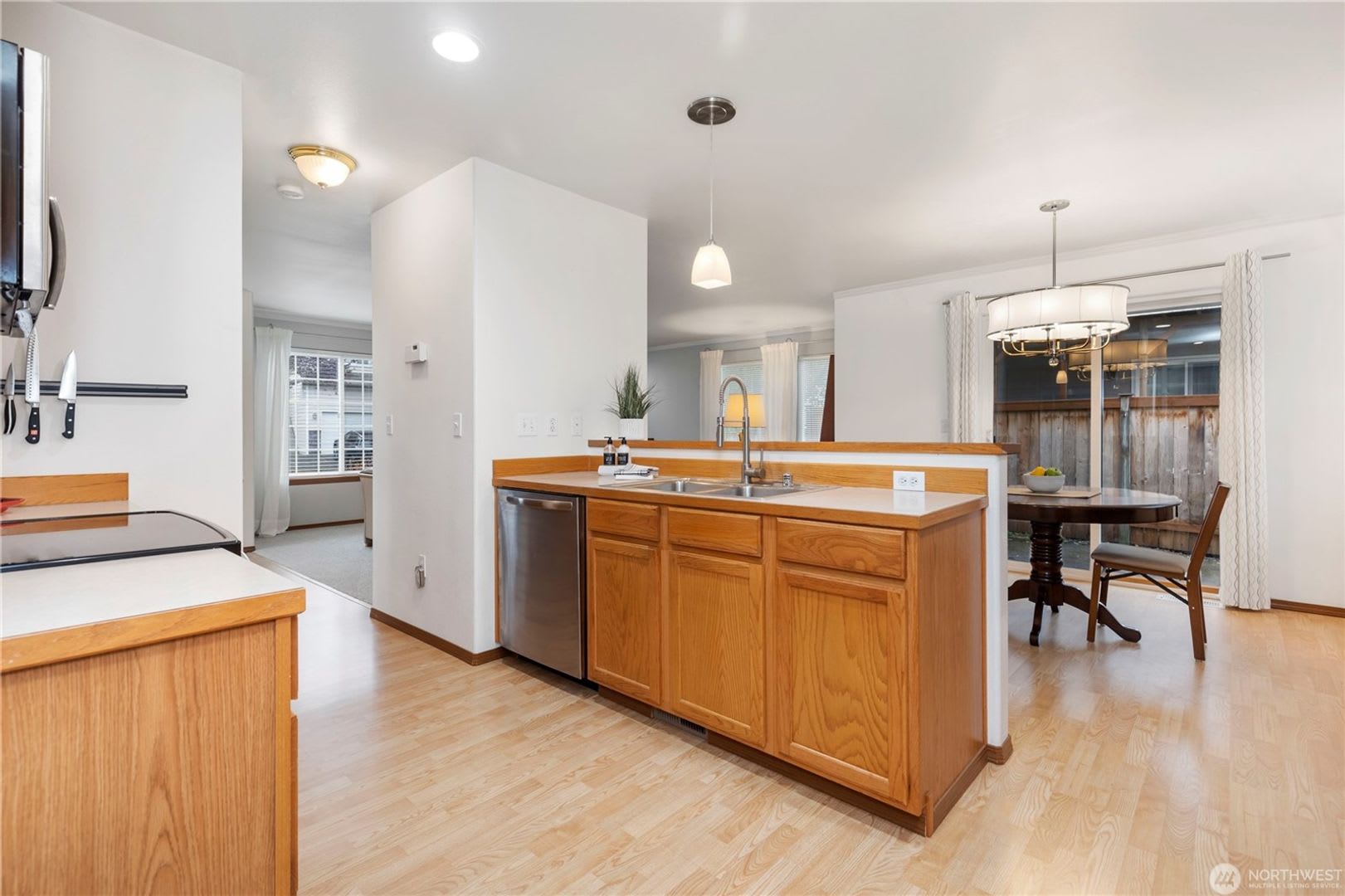 Spacious 3-Bedroom Home in Charming Duvall Available NOW – photo 5