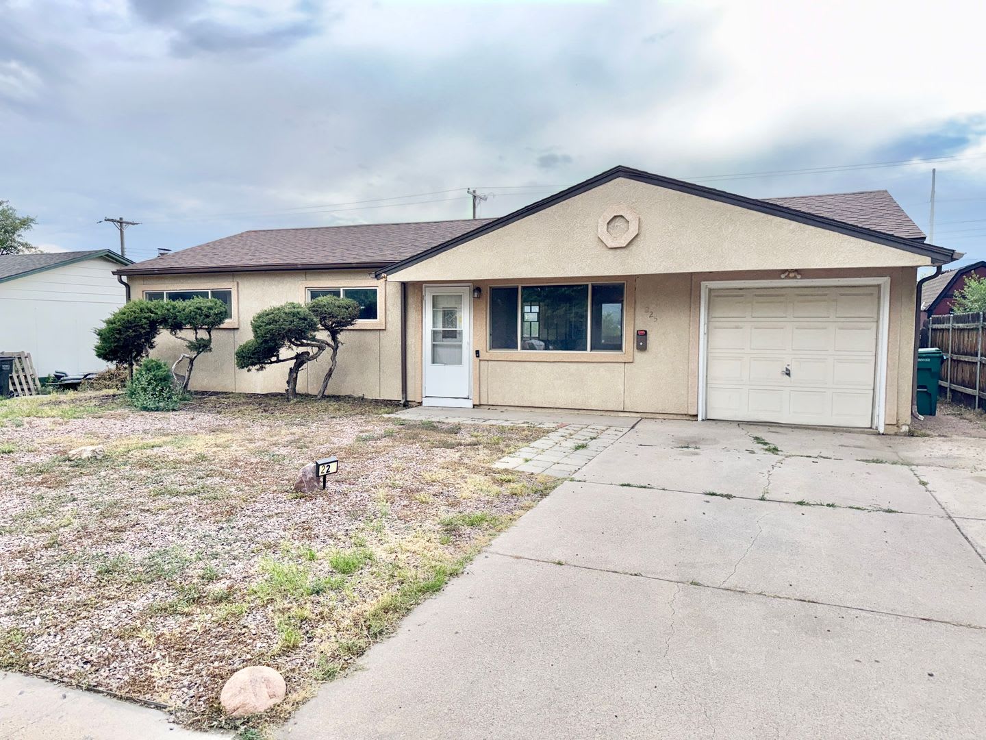 3 Bedroom Home with Mountain Views! – photo 2