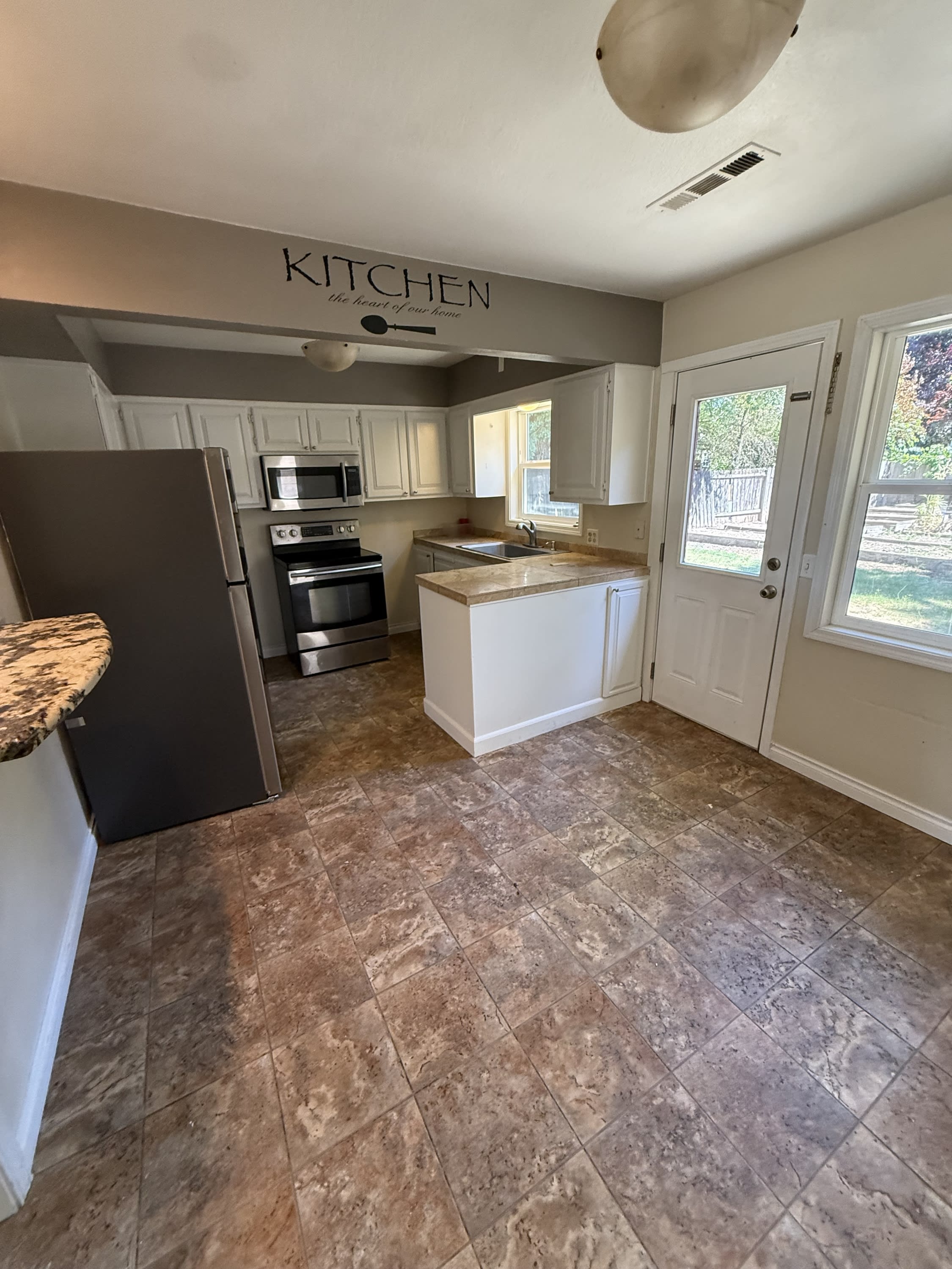 1023 Murray Avenue – photo 1