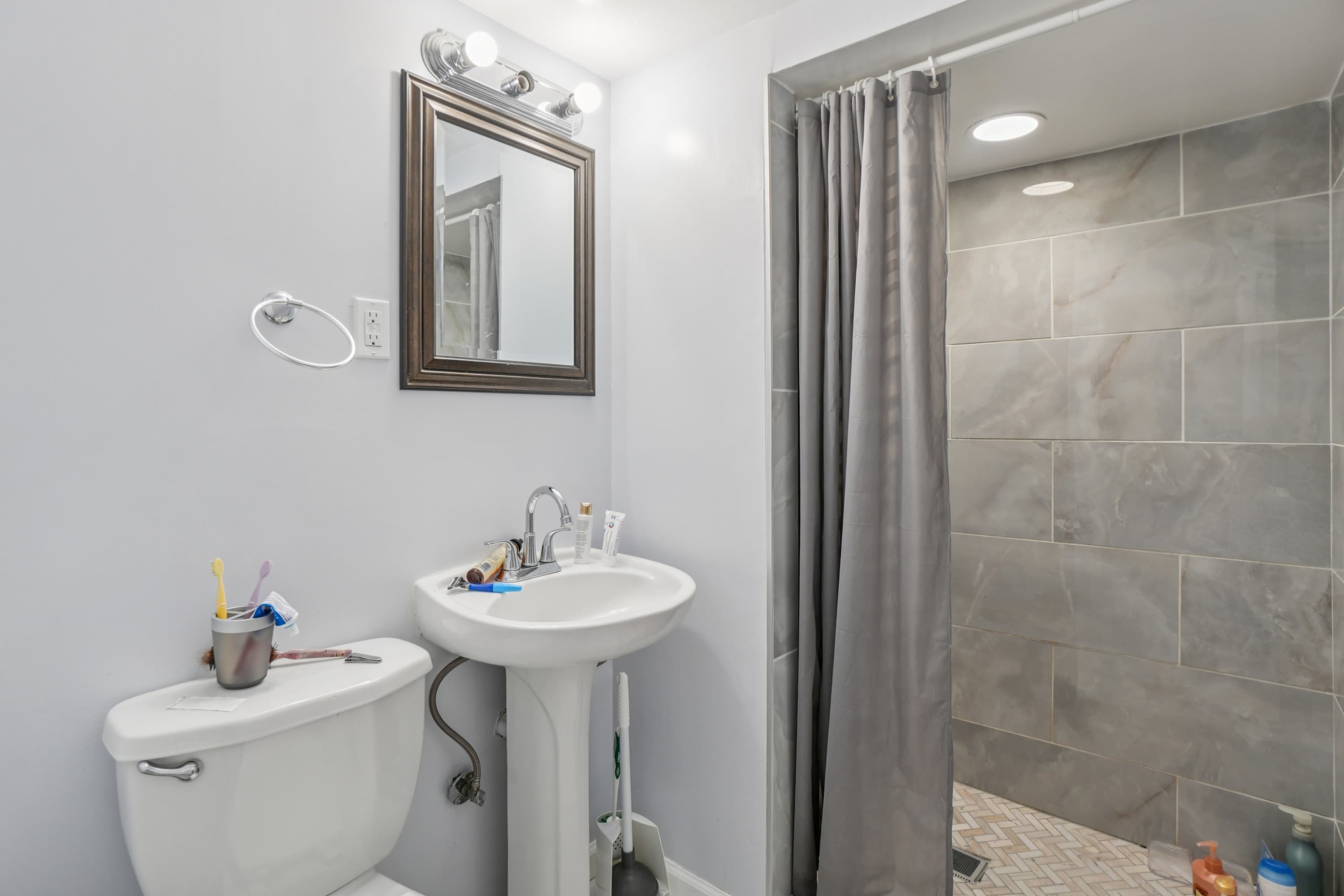 8312 Potomac Avenue – photo 4