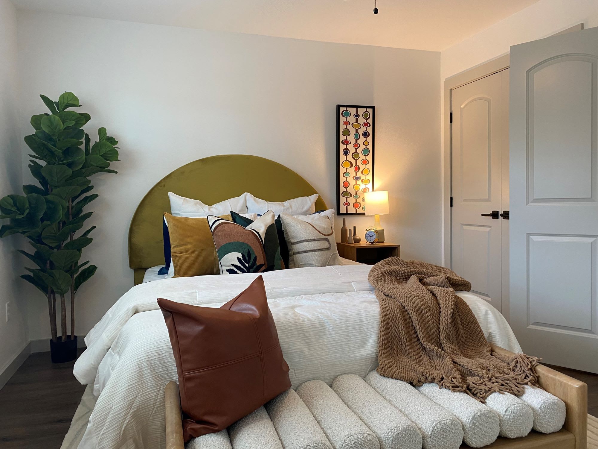 Century Apartments – photo 4