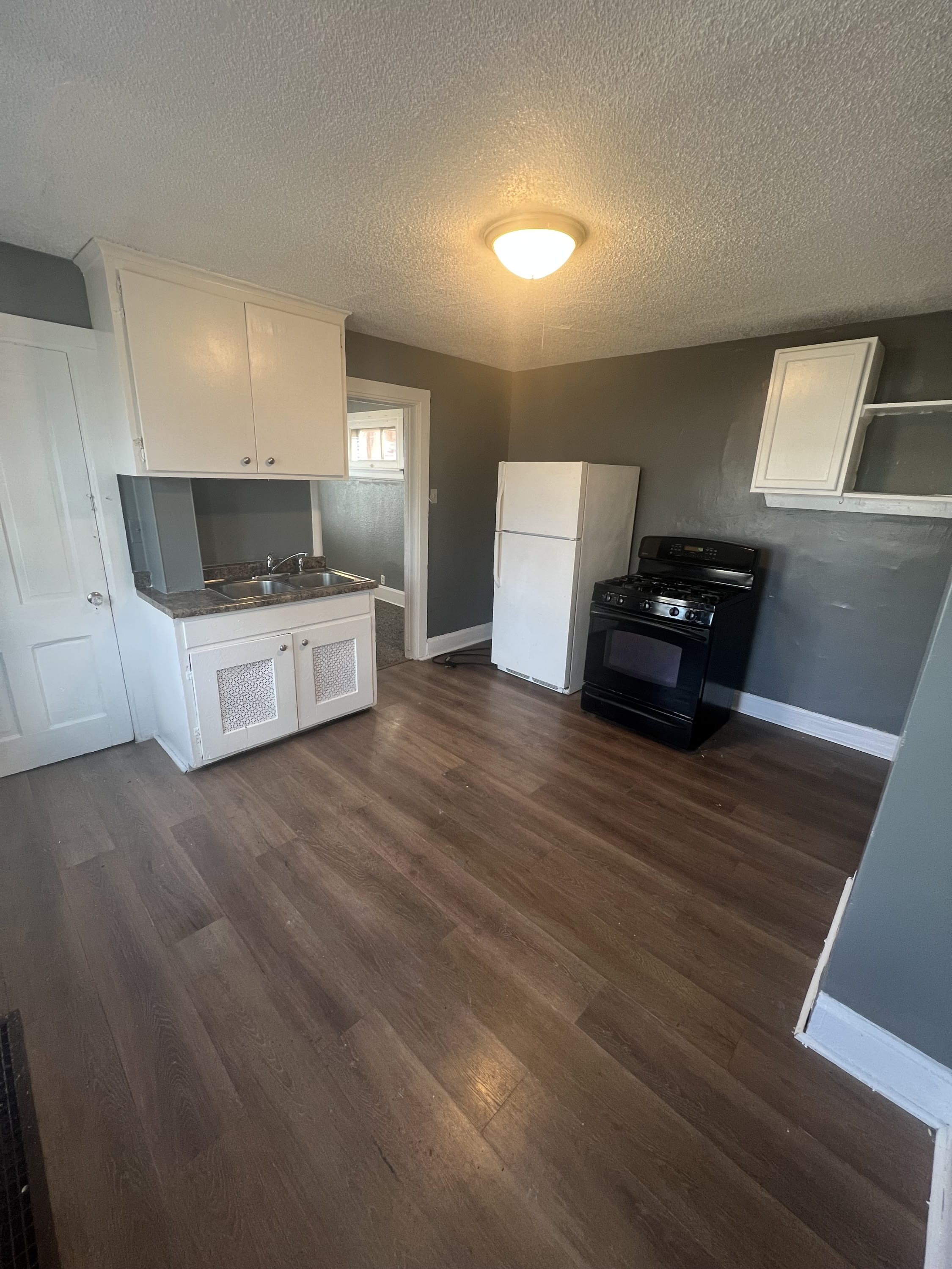644 Thomas Ave. – photo 3