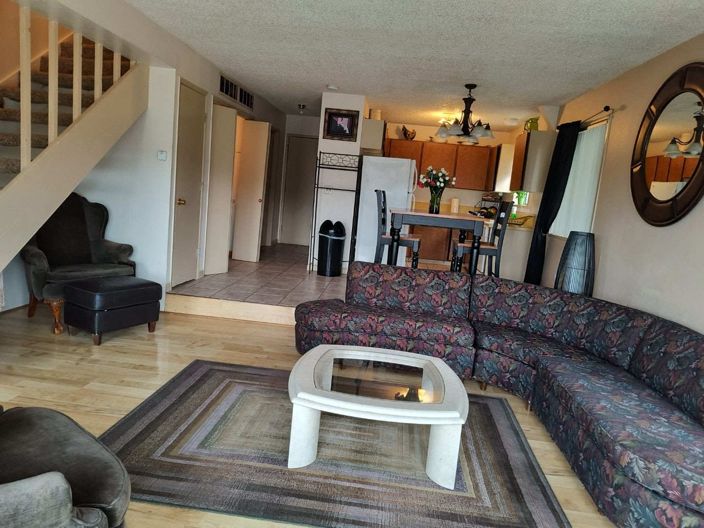2 bed 1.5 bath – photo 2