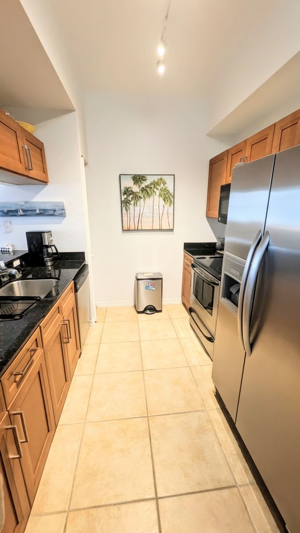 SEASONAL VACATION RENTAL IN THE BROADWAY PROMENADE! AVAILABLE DEC-APRIL 2027 – photo 4