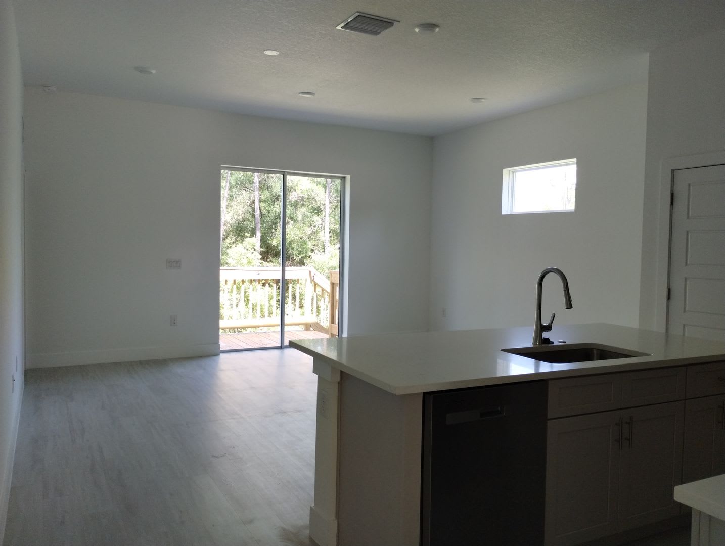 FOR RENT – Brand New 2025 Duplex! – photo 4