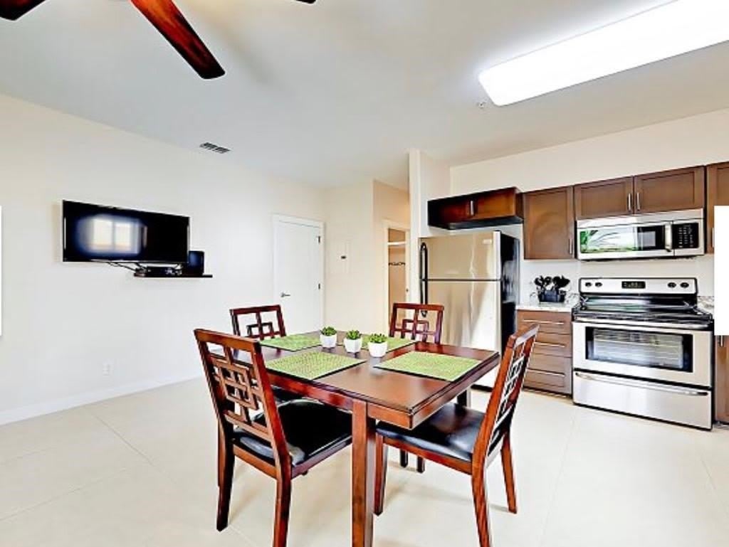 110 E Amberjack St. – photo 2